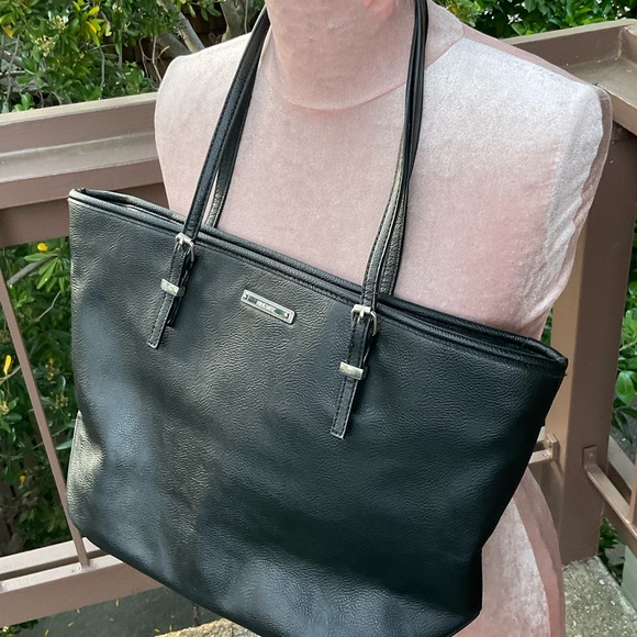 Nine west black faux leather  many pockets zipper top shoulder bag - Picture 1 of 14